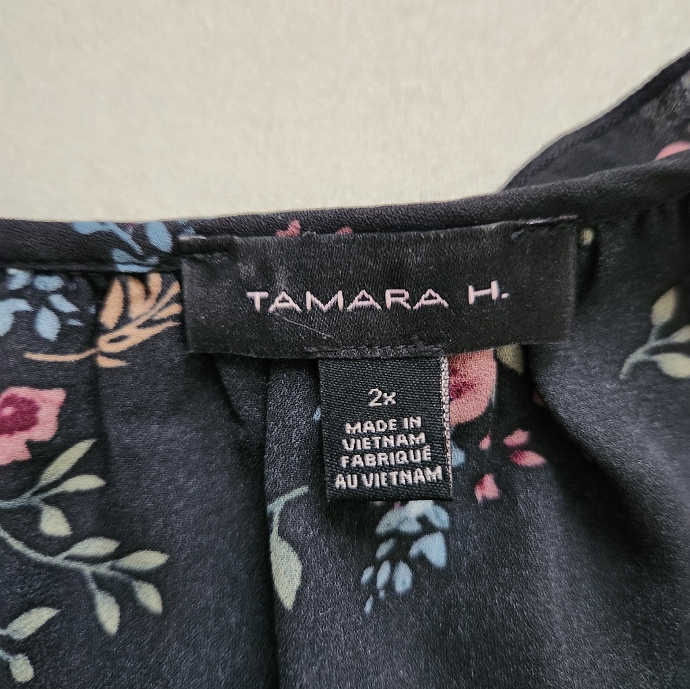 Floral Print Black Blouse - Picture 4 of 6
